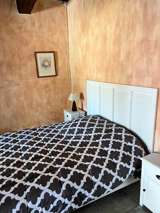 La Maison Sur La Place Aigues-Mortes Luaran gambar