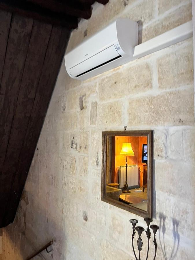 La Maison Sur La Place Aigues-Mortes Luaran gambar