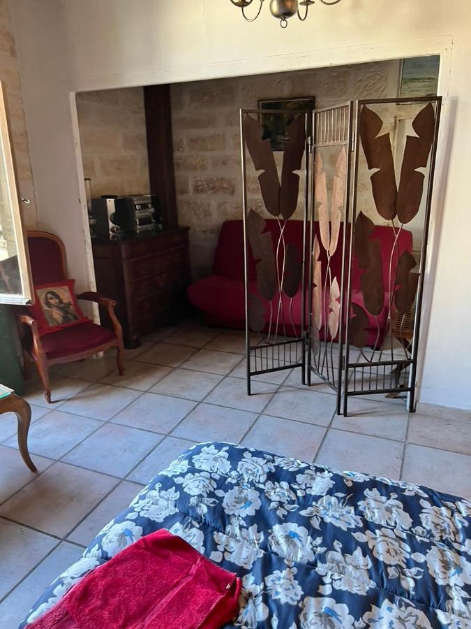 La Maison Sur La Place Aigues-Mortes Luaran gambar